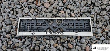 Рамка номерного знака з логотипом Lexus та написом "LX570" 15412 фото
