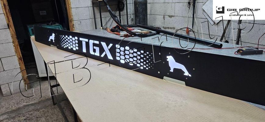 Led Захисна накладка (Балкон) для MAN TGX (2007-2012). Чорна текстура 3359/Led фото