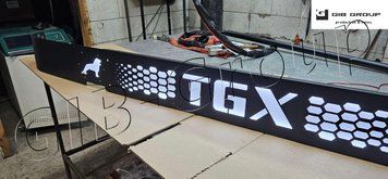 Led Захисна накладка (Балкон) для MAN TGX (2012+). Чорна текстура 3359/Led фото