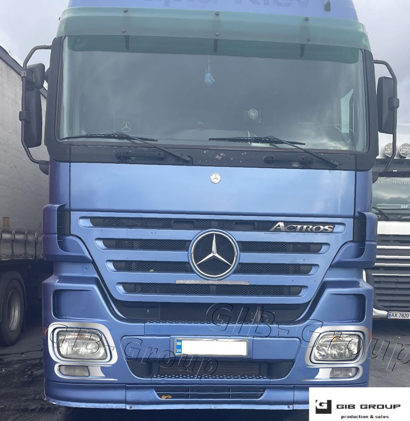 Окантовка фар основных и противотуманных для Mercedes-Benz Actros 15763 фото