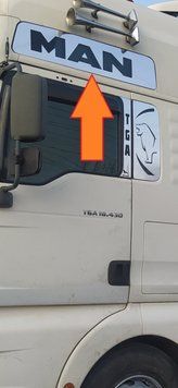 Накладки на вікно даху з написом MAN TGA 0122 фото