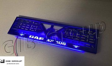 LED Рамка номерного знаку з написом та логотипом "DAF XF 106", чорна порошкова, синя підсвітка 14455 фото