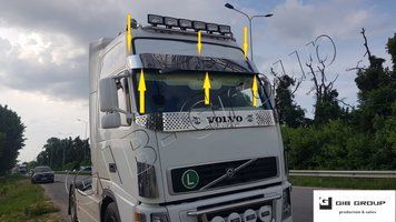 Козырек солнцезащитный&nbsp;из нержавеющего металла для Volvo FH (2002&ndash;2012) на штатные крепления 15608 фото