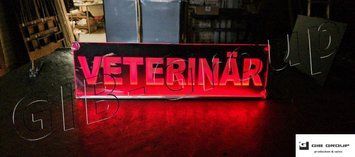 Led Світлодіодна табличка з написом "VETERIN&Auml;R" (700*200мм), червона підсвітка 16766 фото